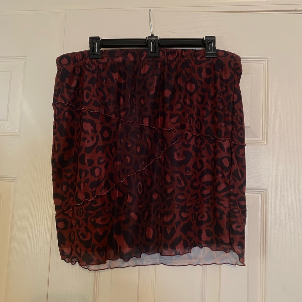 Maroon leopard mini skirt
